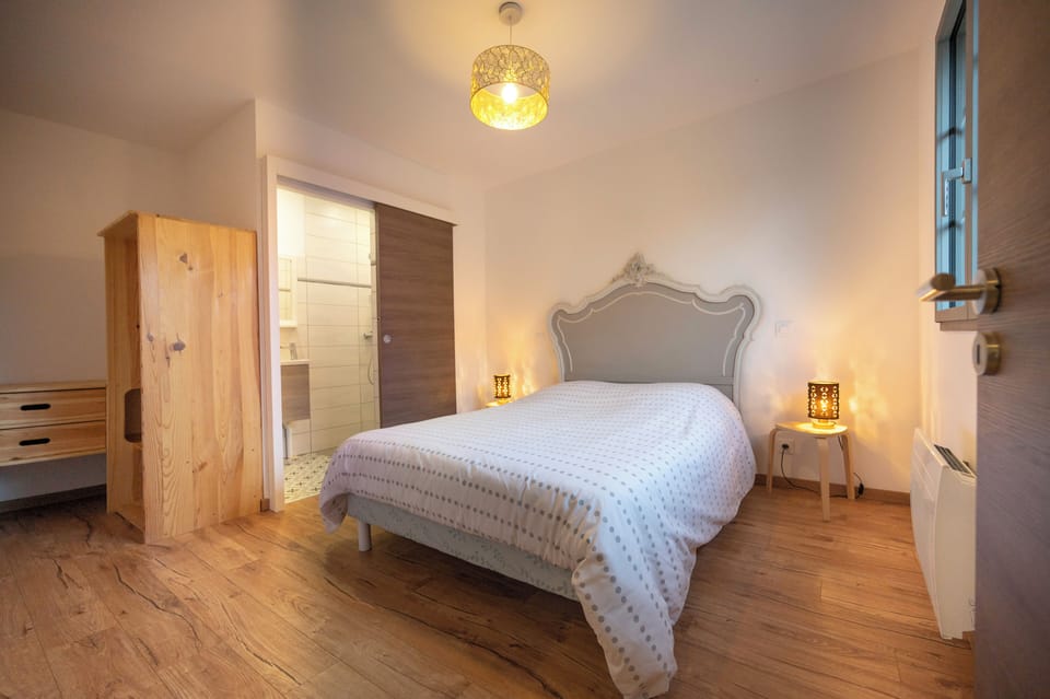 Comfort House | 3 bedrooms, Egyptian cotton sheets, premium bedding, down comforters