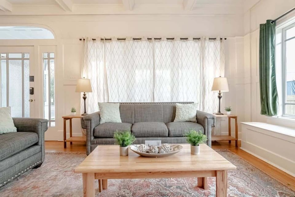 Living Room with SmartTV