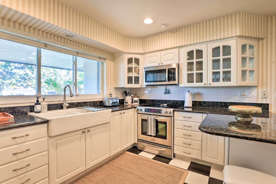 Kitchen | Stainless Steel Appliances | Coffee Maker | Trash Bags & Paper Towels