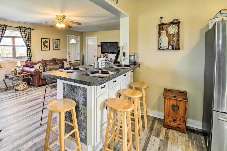 Kitchen | Cooking Basics | Free WiFi