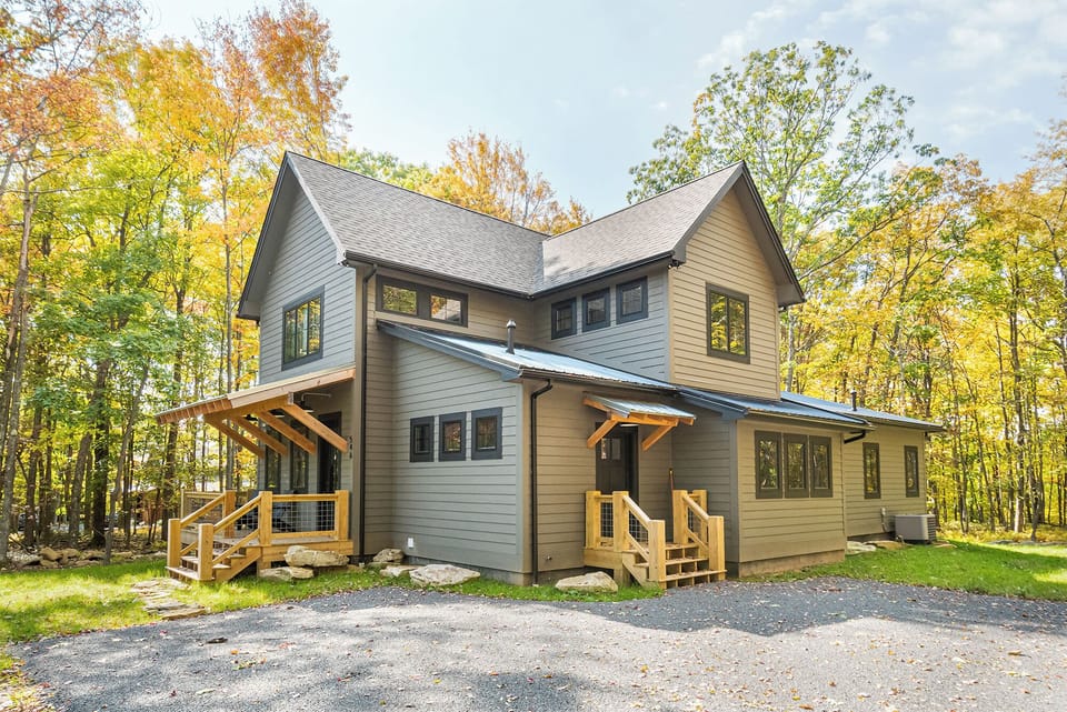 House (4 Bedrooms) | Front of property