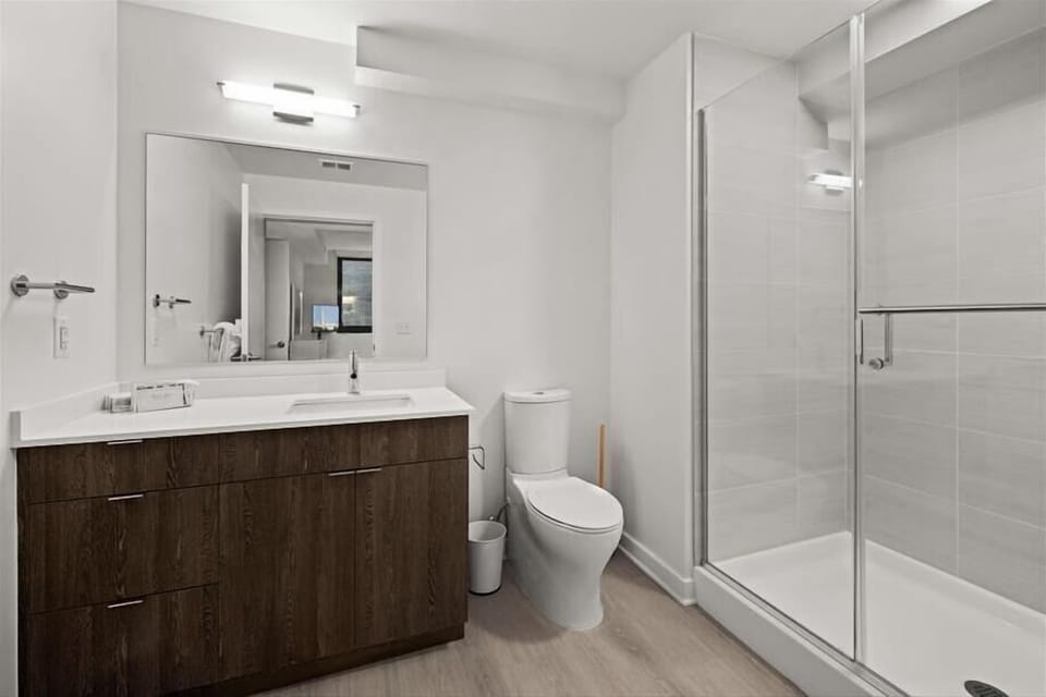 Noma Washington 2 Bedroom Bathroom