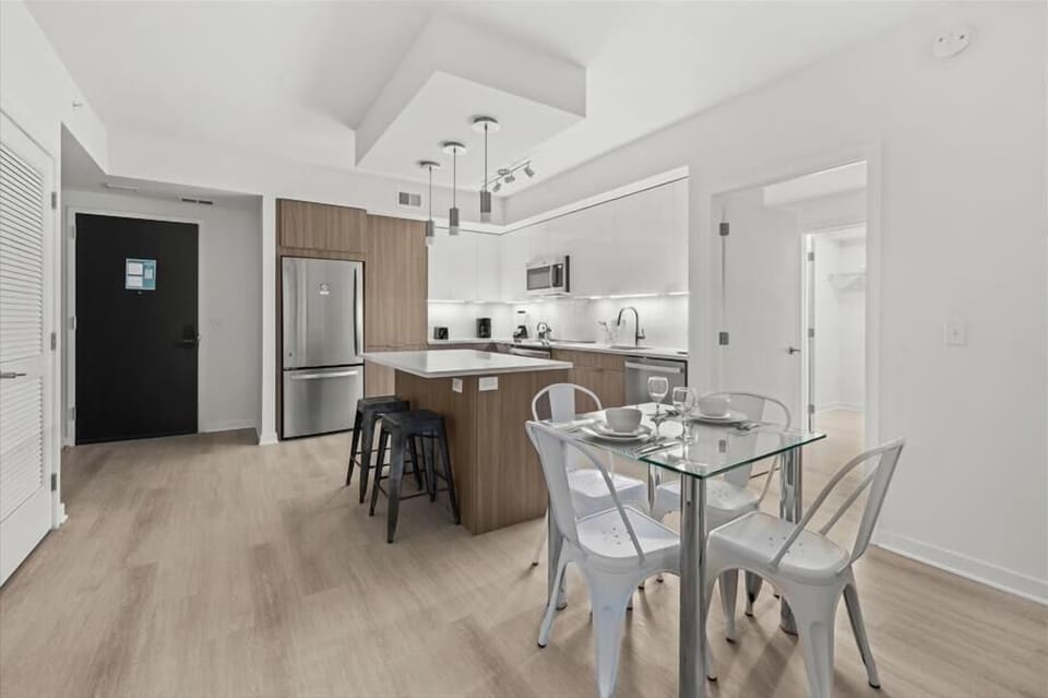 Noma Washington 2 Bedroom Dining Room