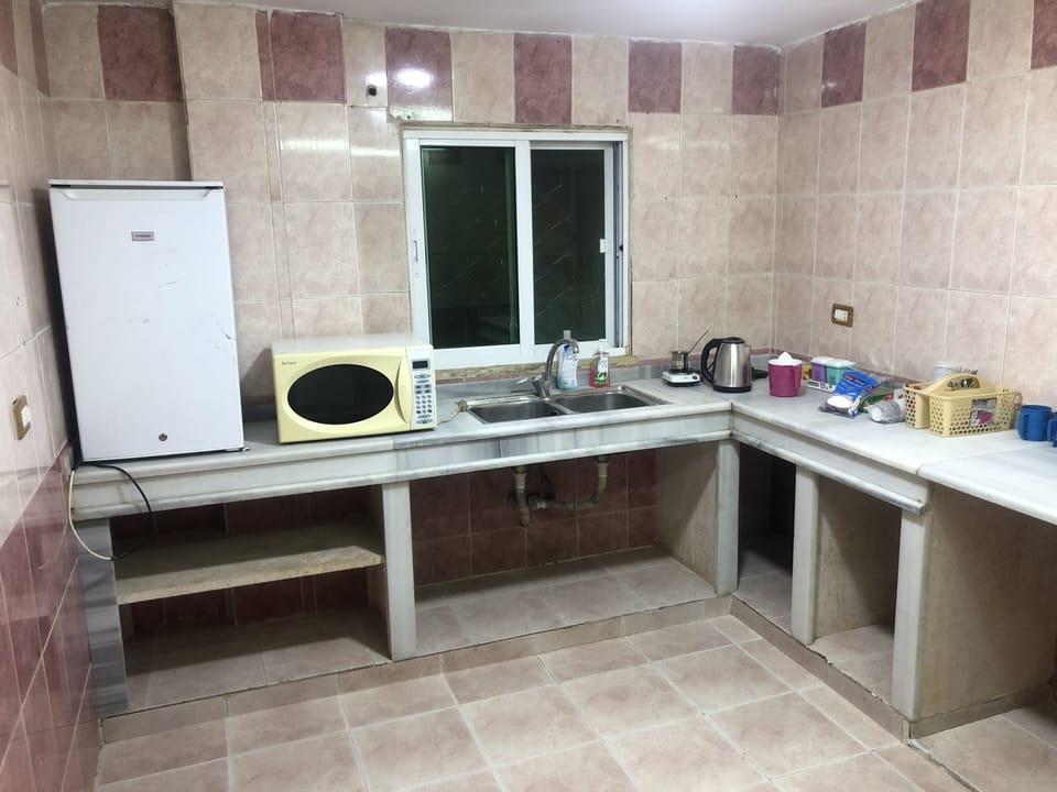 City Apartment | Private kitchen | Coffee/tea maker, fridge, microwave, electric kettle