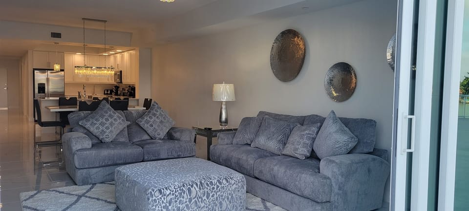 3/2 Waterview! BRAND NEW!