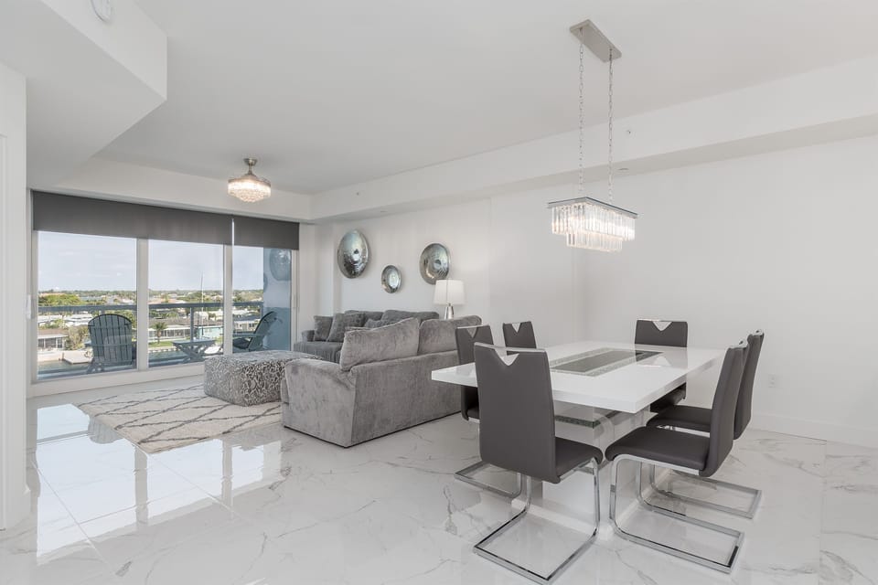 3/2 Waterview! BRAND NEW! Clearwater Beach!