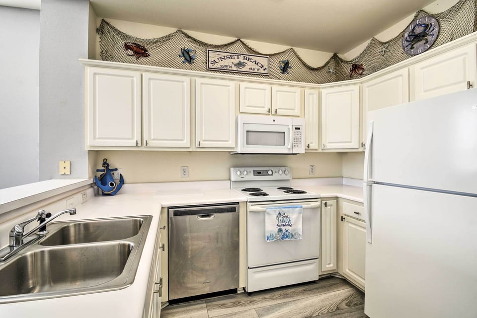 Kitchen | Cooking Basics | Paper Towels & Trash Bags Provided