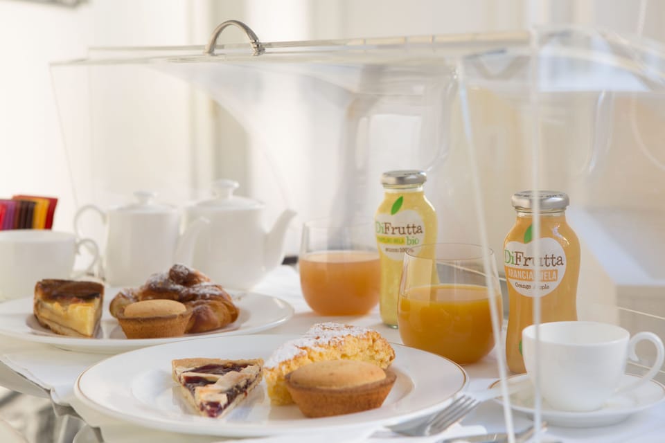 Daily continental breakfast for a fee
