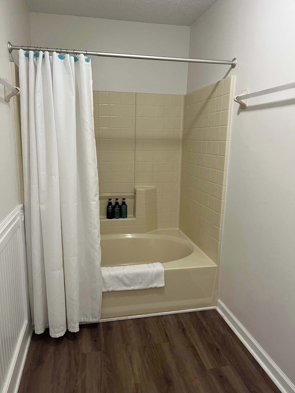 Master Shower/Tub Combo