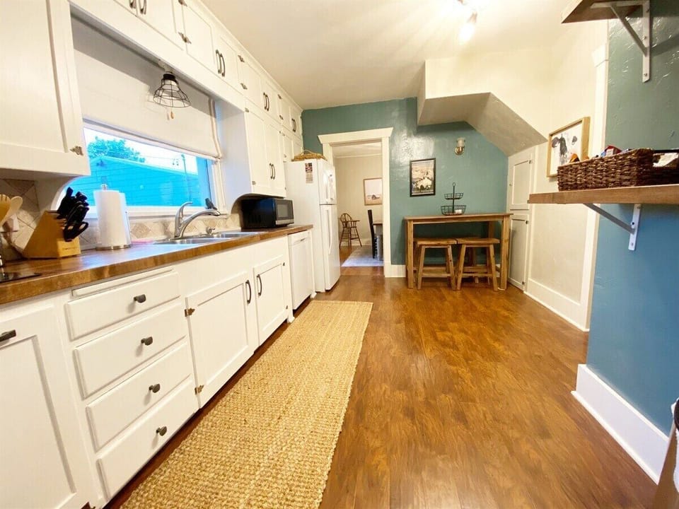 Enjoy a galley kitchen off the back of the house!