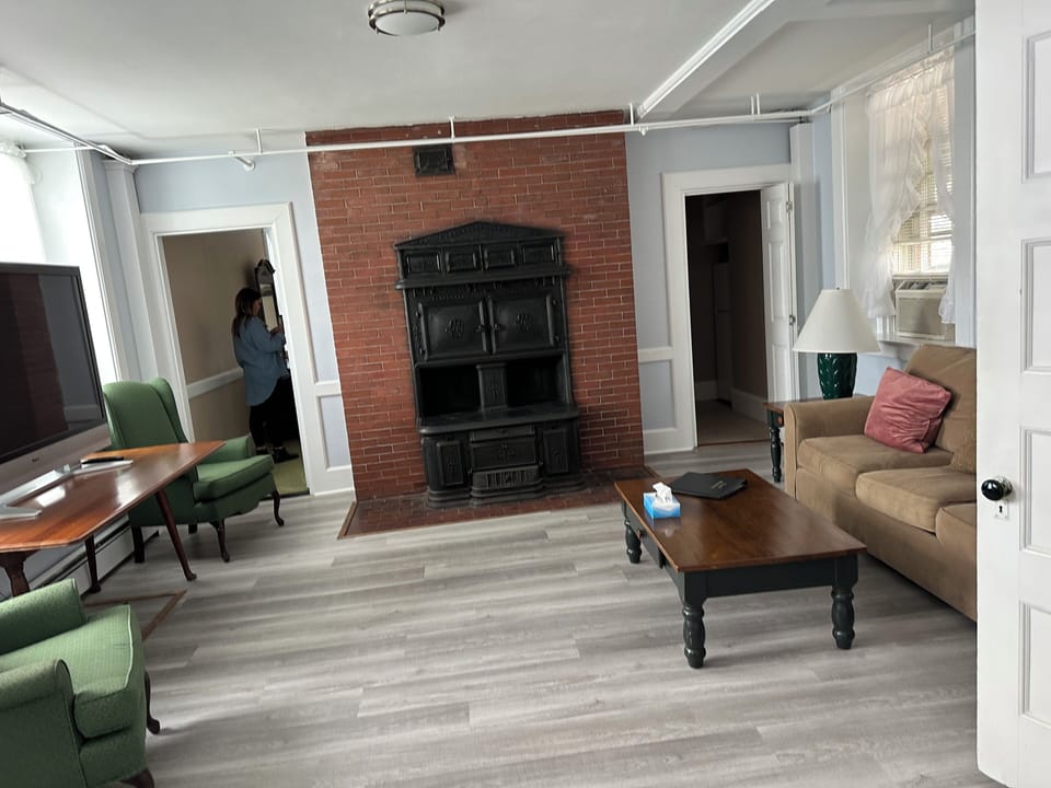 Harbor House Basement Apartment, Pool View | Desk, iron/ironing board, free WiFi, bed sheets