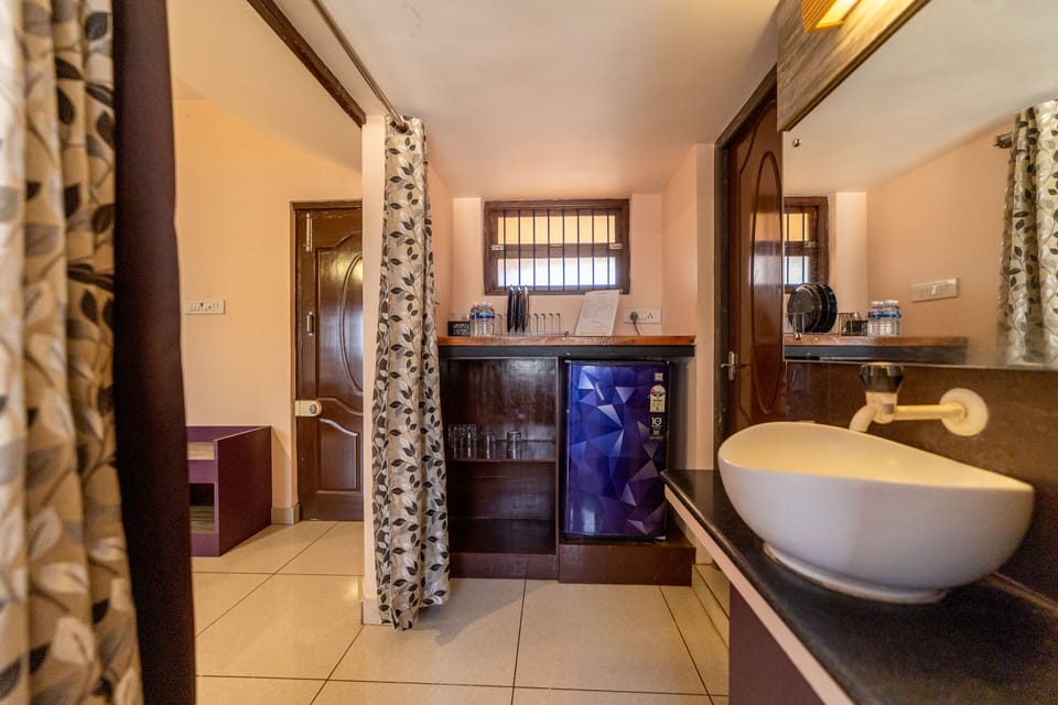 Honeymoon Suite | Living area