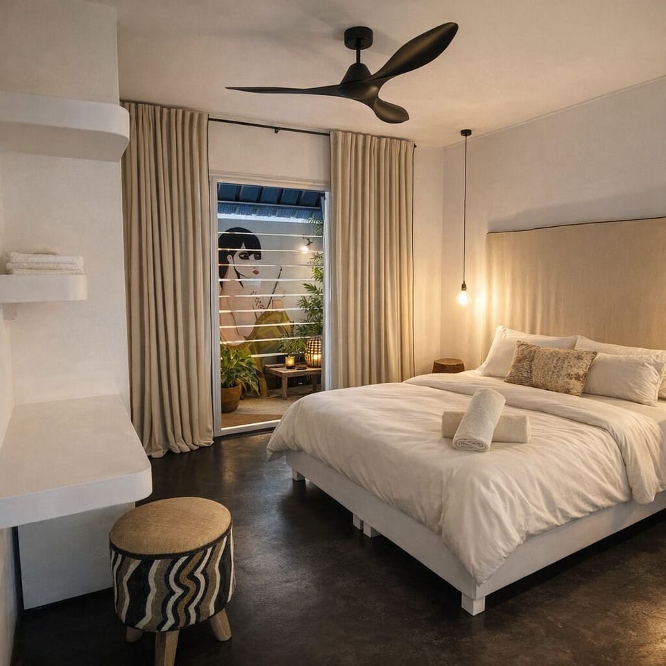 Classic Double Room | Minibar, in-room safe, soundproofing, WiFi (free)