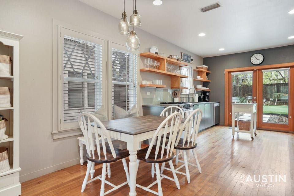Dining area off the kitchen with seating for 6
