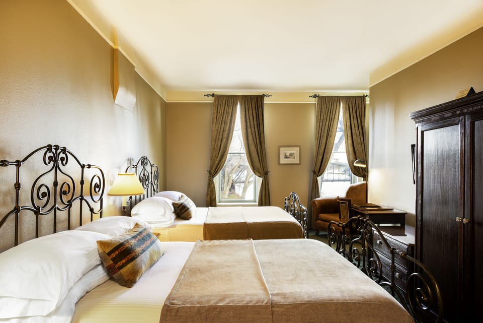 Deluxe Double Room, 1 Bedroom | Desk, iron/ironing board (on request), WiFi (free), bed sheets