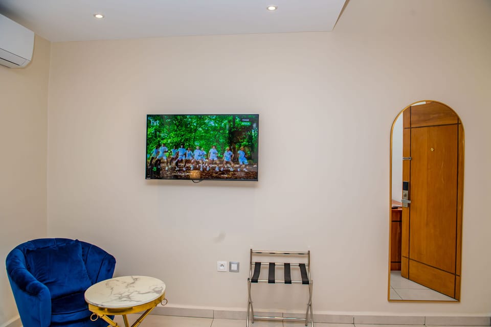 Executive Double Room | Premium bedding, minibar, in-room safe, individually decorated