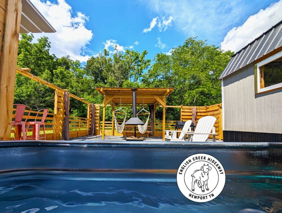 Welcome to Little Black Barn- Your Outdoor Tub & Oasis Await!
