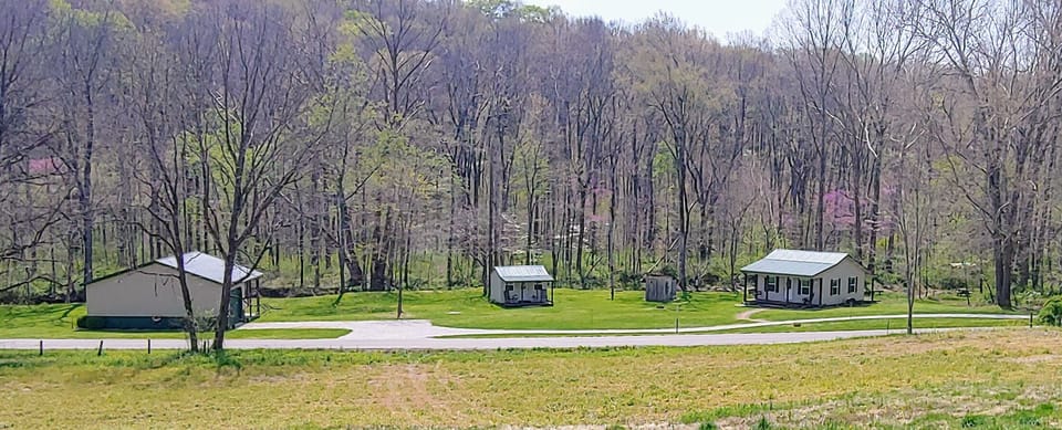 Polebarn, bunkhouse, outhouse, main cabin