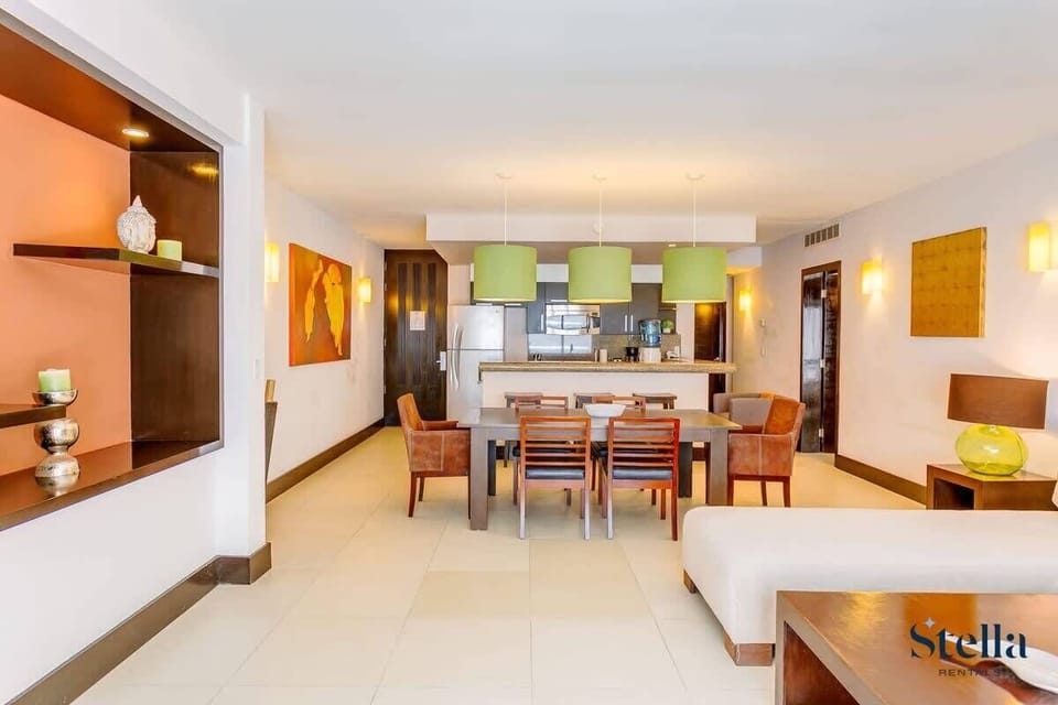 The open floor plan & Smart TV is perfect when everyone wants to hang out together