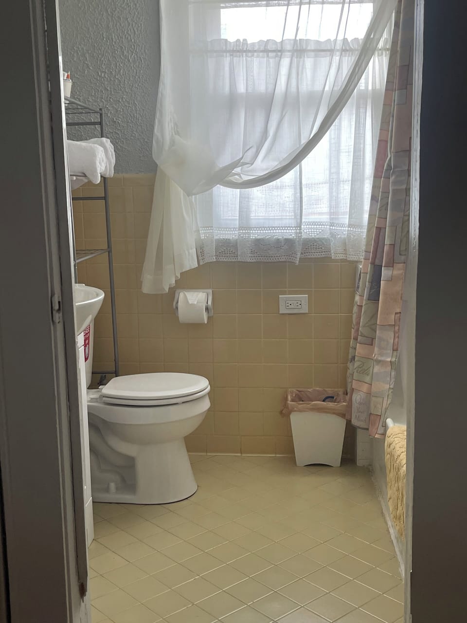 Full bathroom on second floor.