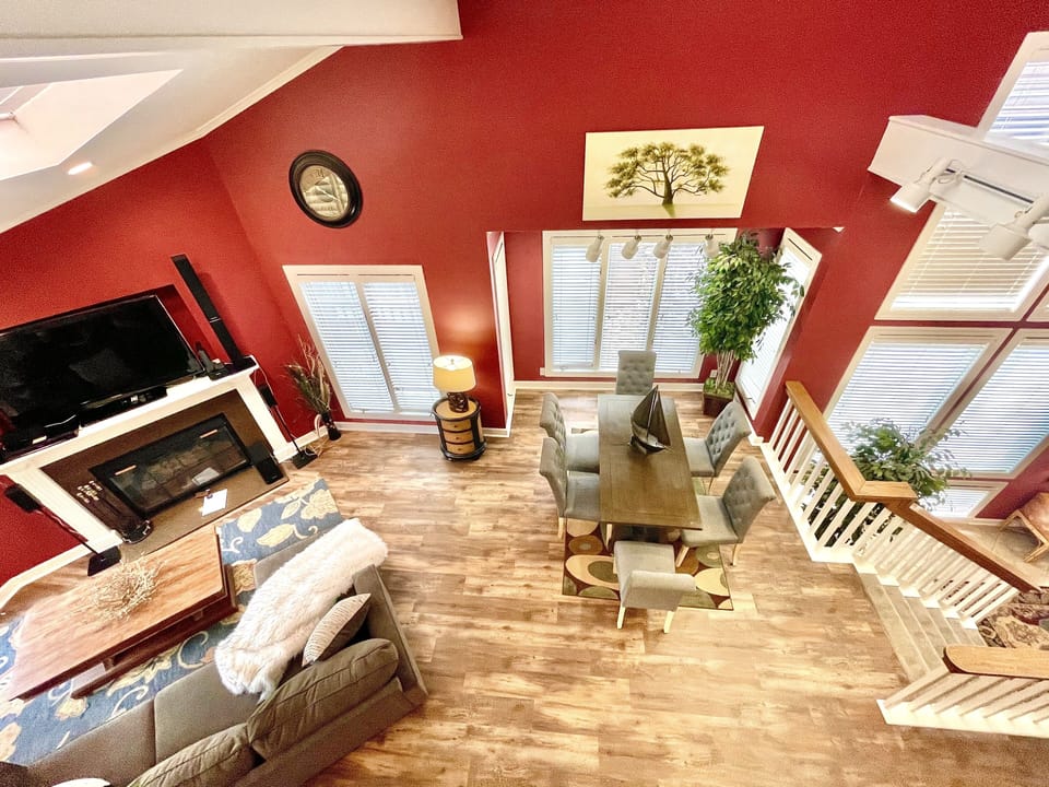 Furniture, Indoors, Living Room, Floor, Chair