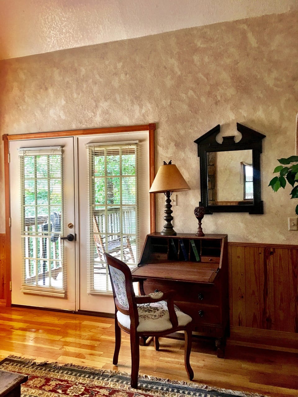 Door, Indoors, Chair, Furniture, Lamp