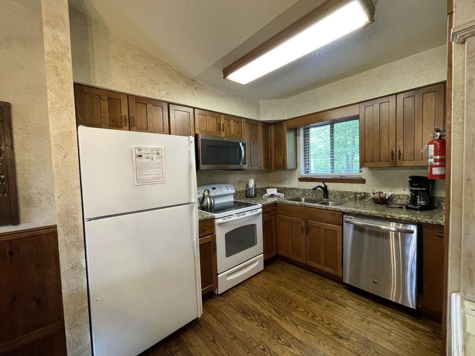 Indoors, Refrigerator, Microwave, Oven, Kitchen