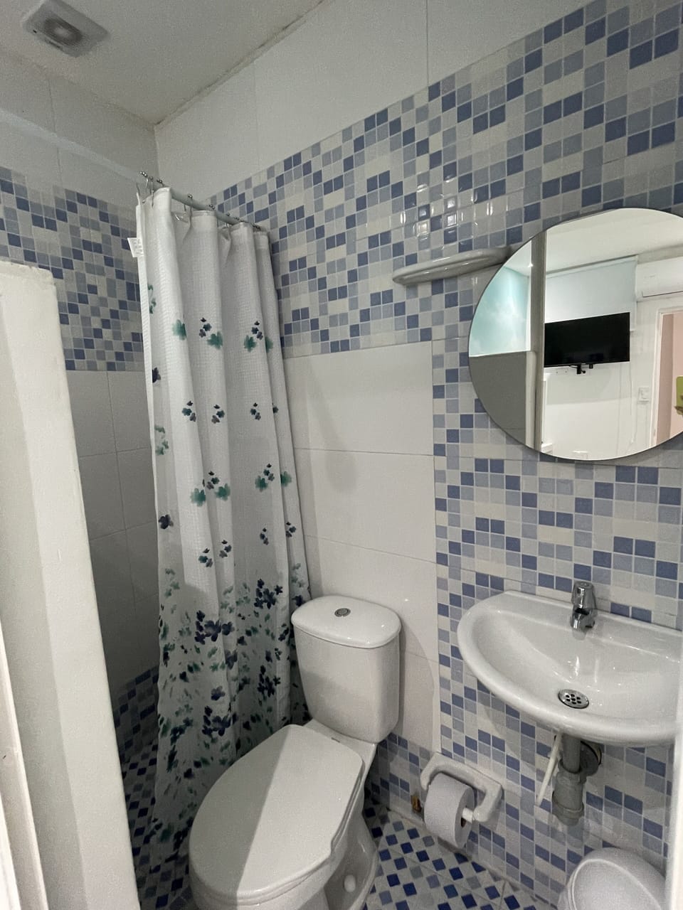 Free toiletries, towels, soap, toilet paper
