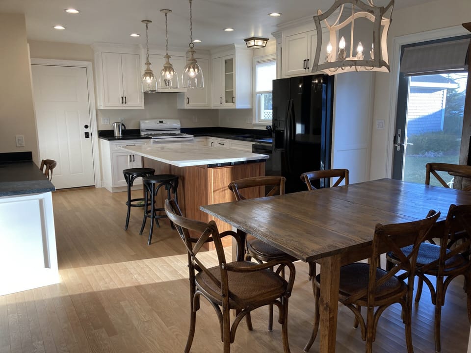 Dining table has 6 chairs.