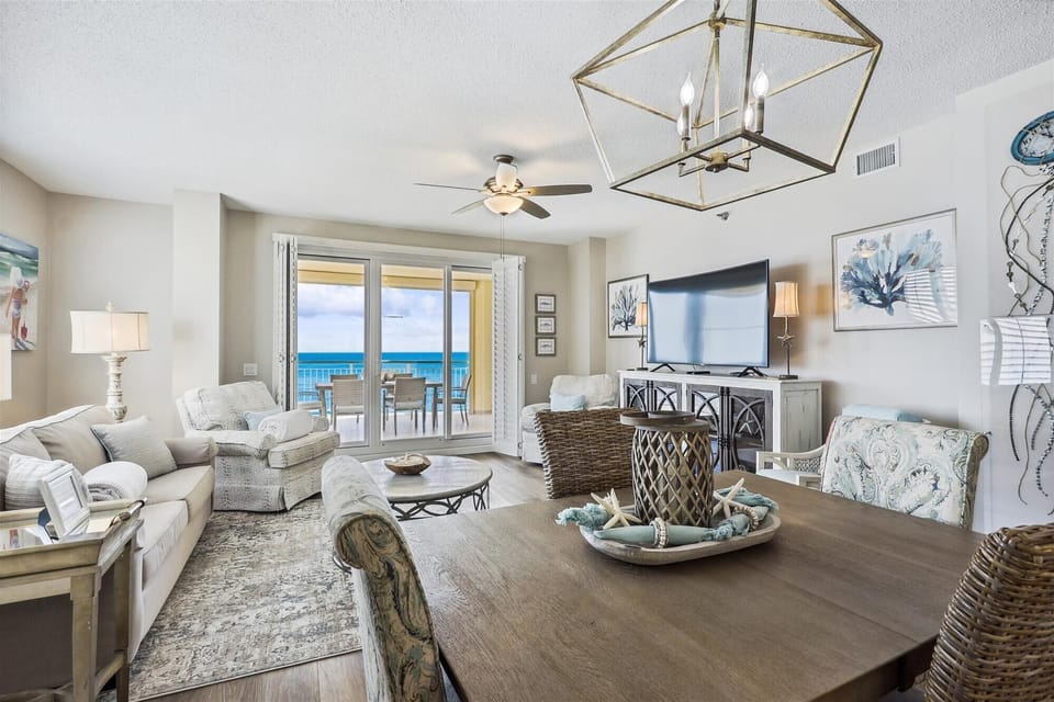 interiors-dining area-119778 - balcony - 006