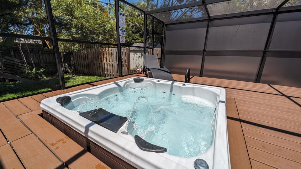 Outdoor spa tub