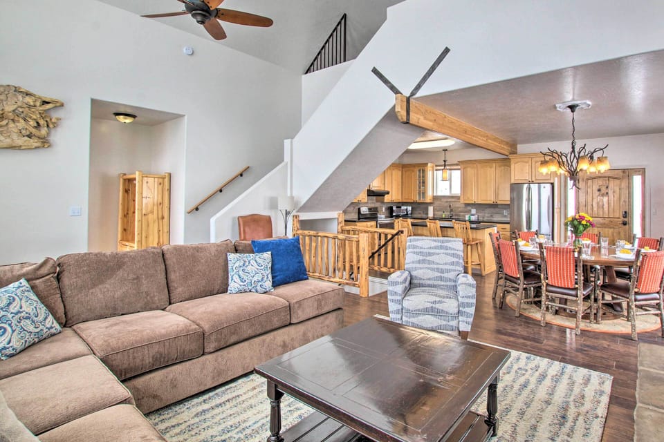 Main floor living area (5)