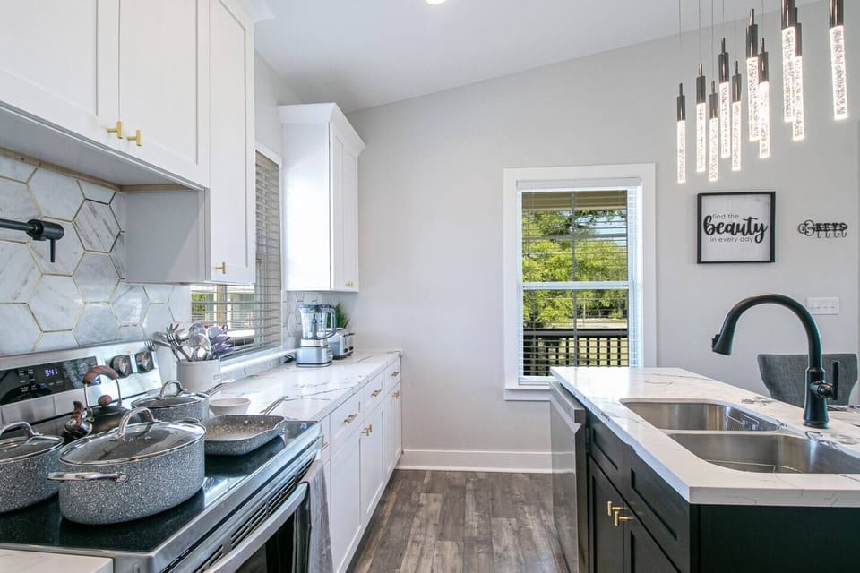 "Create Culinary Masterpieces: Gourmet Kitchen with All the Essential Tools and Appliances for Cooking - Perfect for Exploring Your Culinary Creativity and Enjoying Delicious Meals with Your Loved Ones"