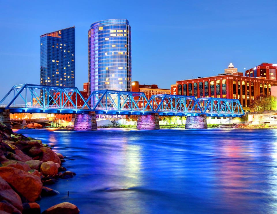 Short distance to downtown GR