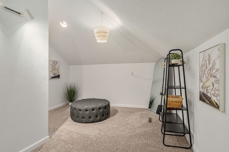 Stylish Serenity: Private Dressing Room for the Ultimate in Luxury and Convenience