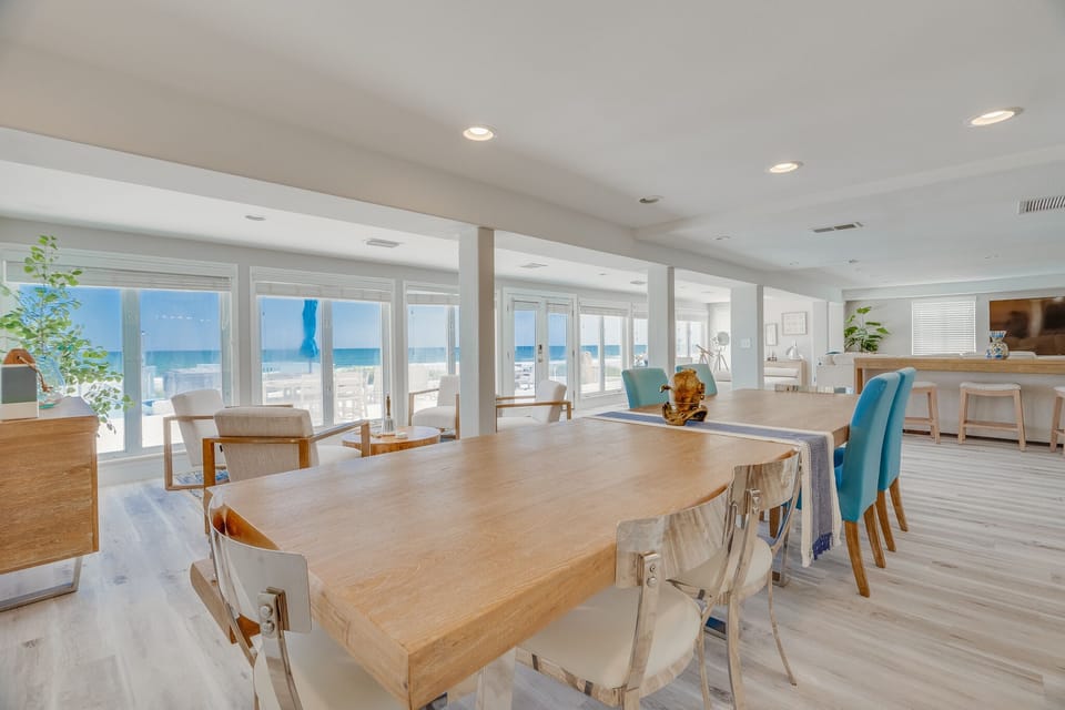 Spacious, Oceanfront Dining Room to fit the whole group