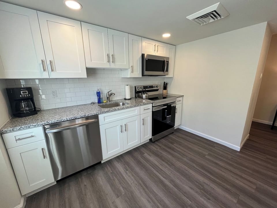 Full Kitchen with new appliances and useful amenities
