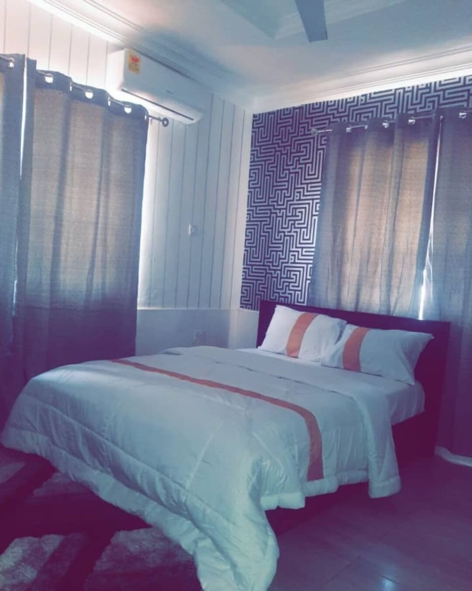 Comfort Double Room Single Use | Premium bedding, memory foam beds, desk, laptop workspace
