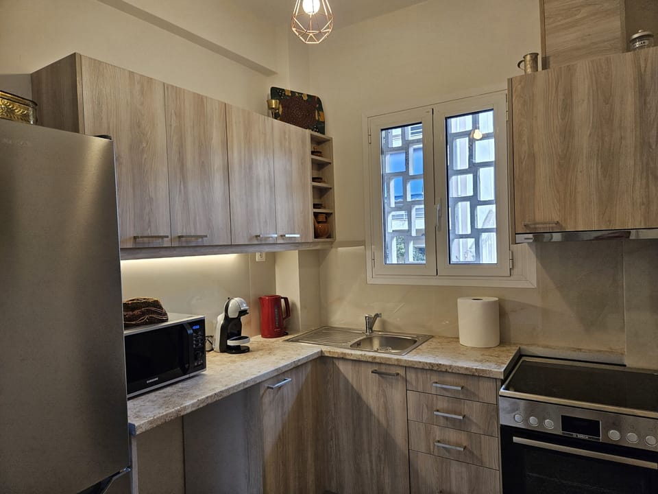 Apartment | Private kitchen | Fridge, microwave, oven, stovetop