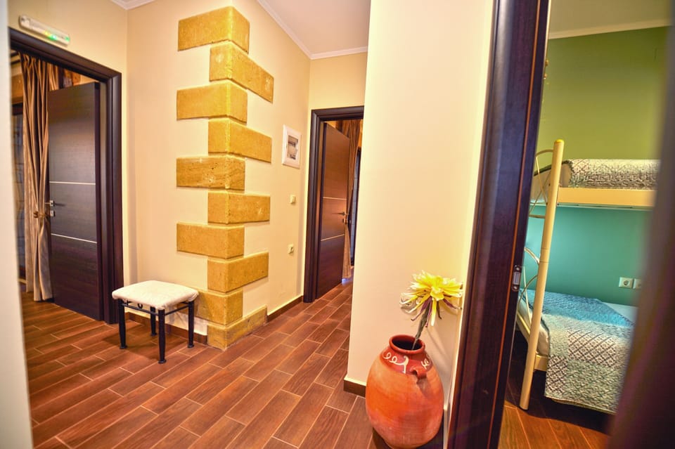 Standard Villa | 4 bedrooms, soundproofing, iron/ironing board, free WiFi