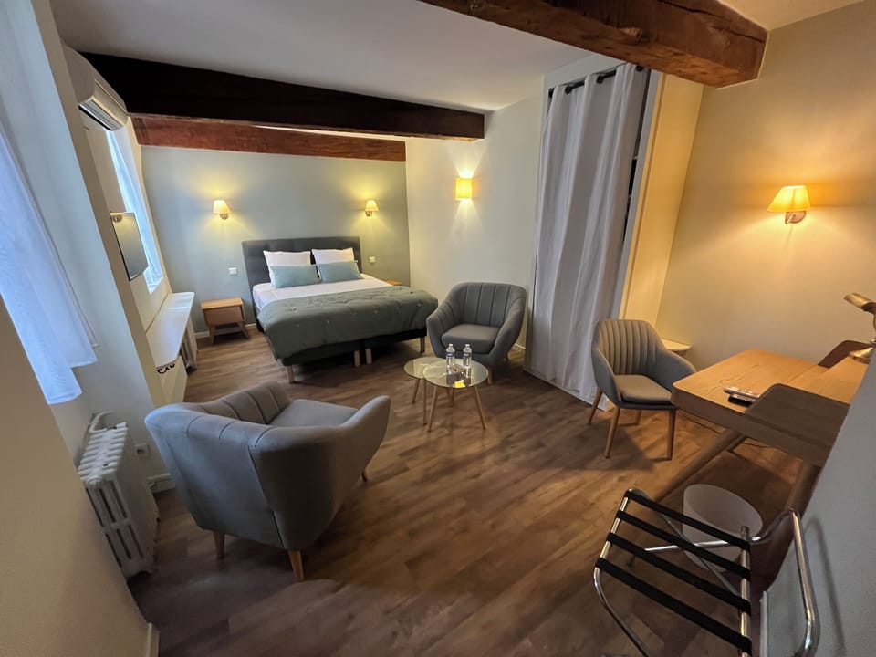 Superior Room | In-room safe, desk, laptop workspace, blackout drapes