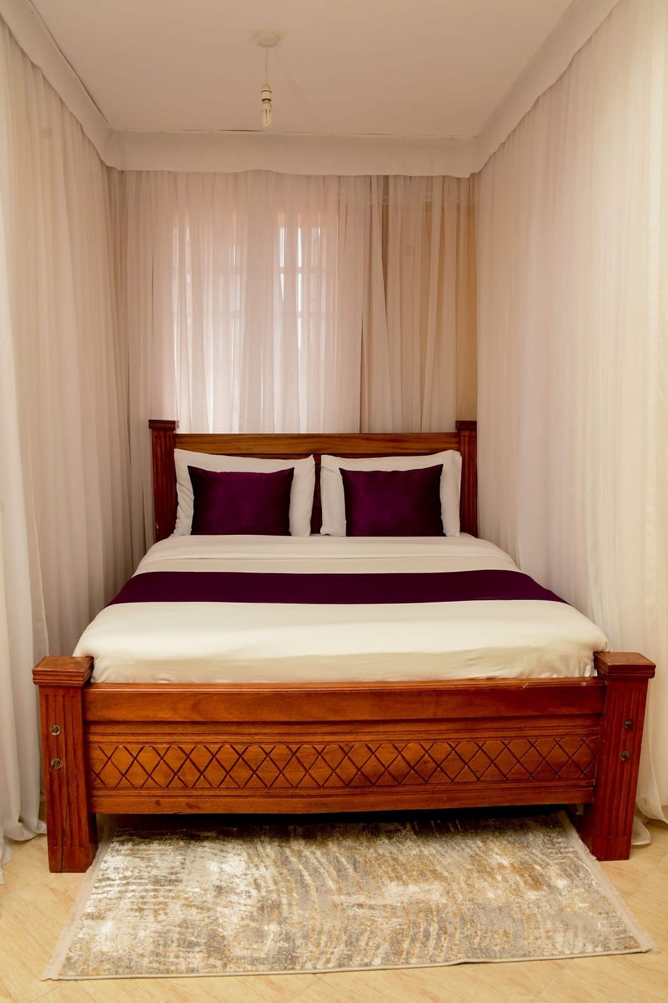 Deluxe Single Room, 1 King Bed | Desk, laptop workspace, soundproofing, iron/ironing board (on request)