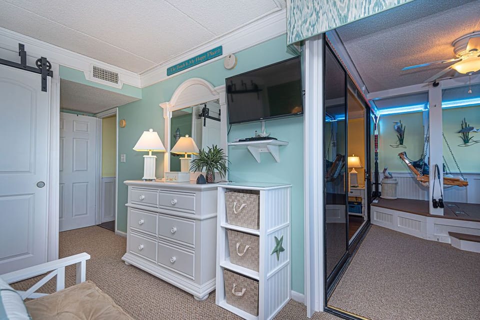 Master-Bedroom-Looking-At-Balcony