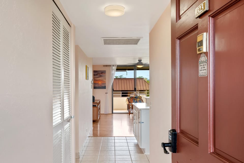 Condo, 2 Bedrooms | Interior