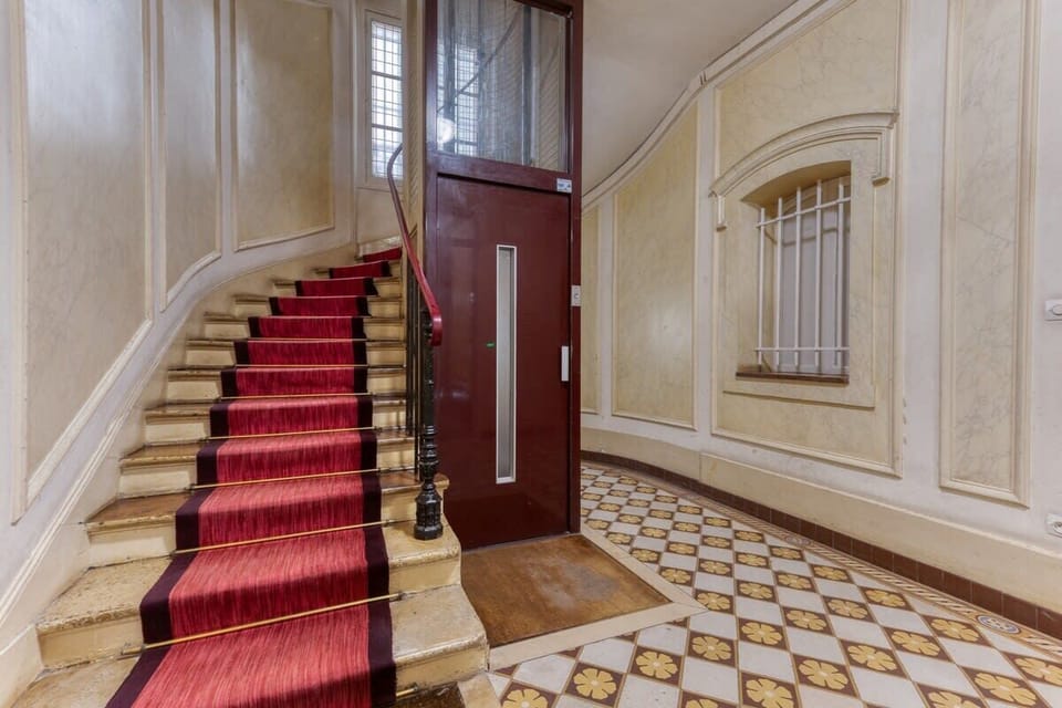 Elevator - Staircase