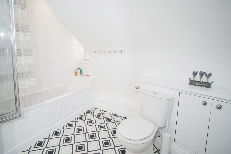 Flat 5 - 61 Old Dover Road Apartment in Canterbury