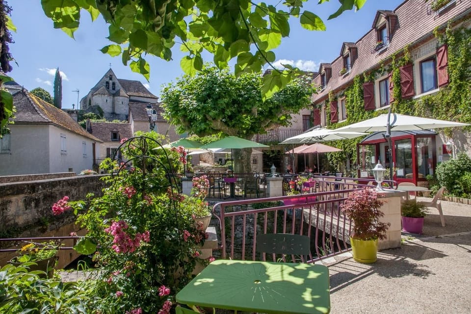 Logis Auberge de L'ile Hotel in Nouvelle-Aquitaine