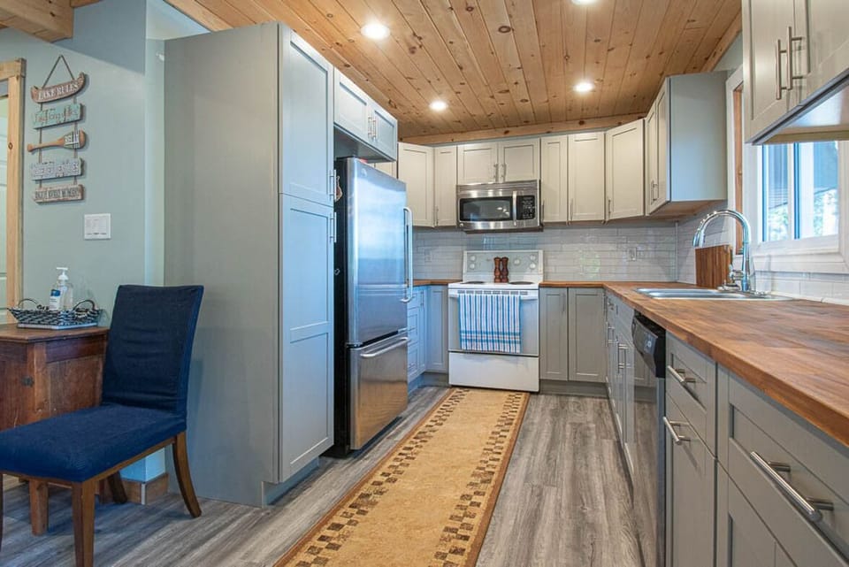 Fully Equipped Kitchen with Dishwasher