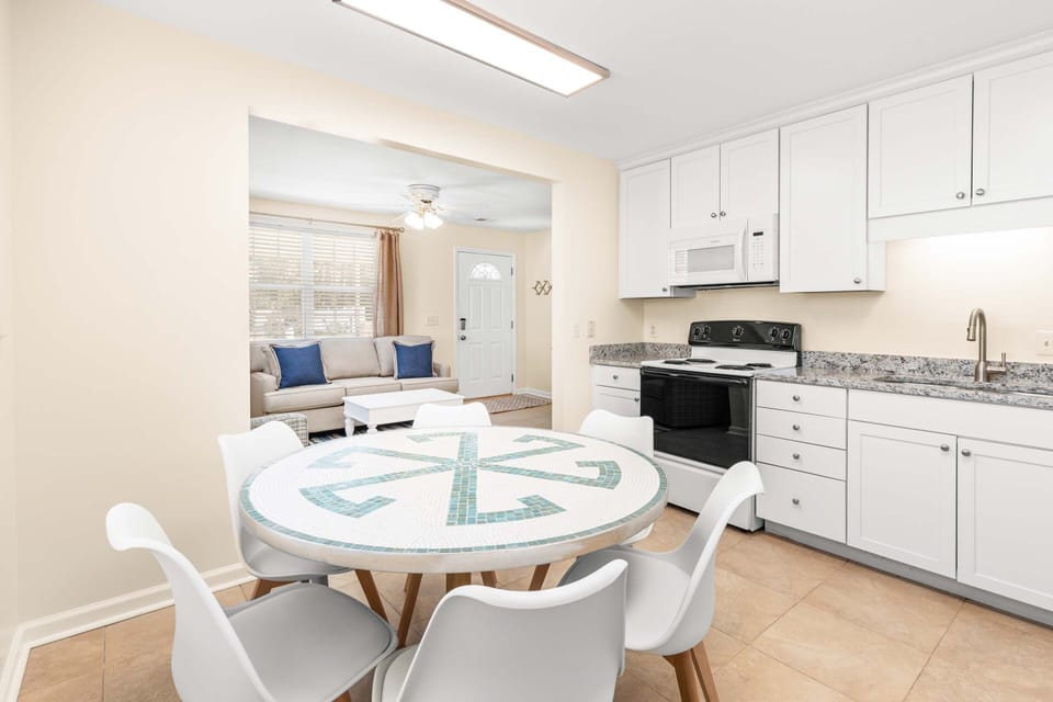 House, Multiple Beds, Kitchen | Dining