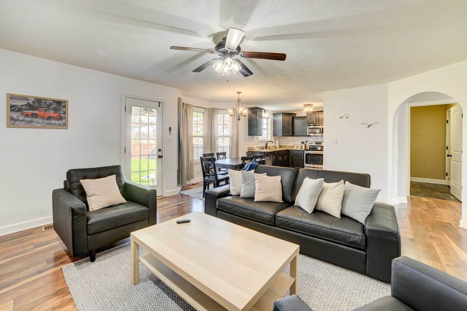 Living Room | Free WiFi | Central A/C & Heat | Washer & Dryer | 1st Floor